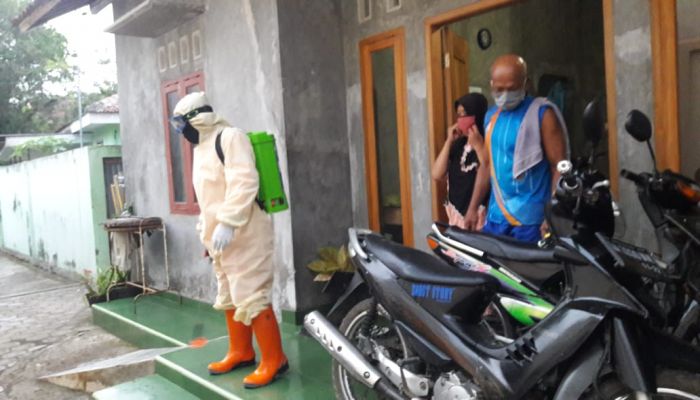 BPBD Lakukan Penyemprotan di RS Darurat dan Desa Wero Kecamatan Gombong