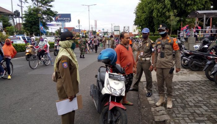 Operasi Giat Terpadu Tim Pendisiplinan Pencegahan Penularan Corona Virus Dease (Covid-19) di Kecamatan Kebumen dan Buluspesantren